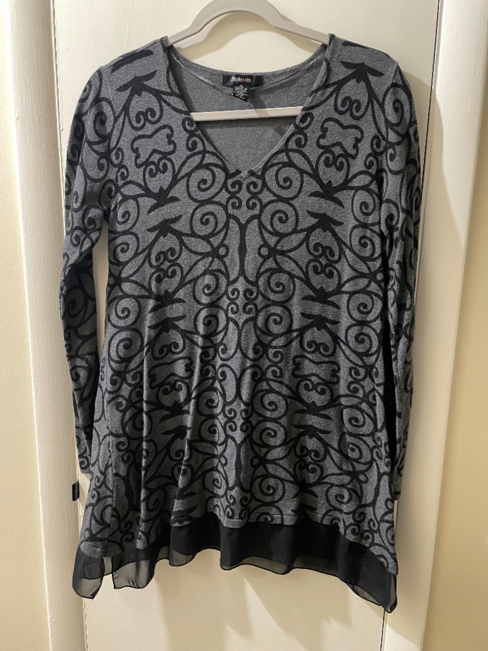 Feminine V Neck, floral long sleeve top